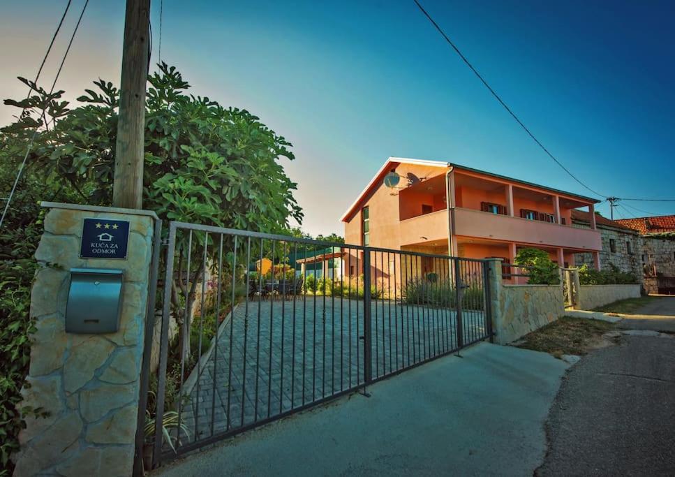 Villa Milla-Grubine Экстерьер фото